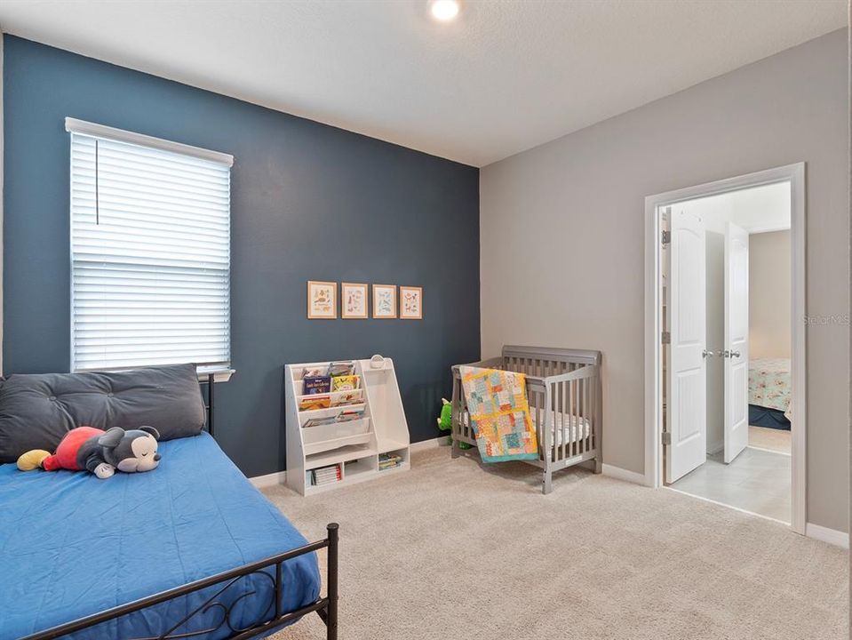 En Venta: $550,000 (4 camas, 3 baños, 2851 Pies cuadrados)