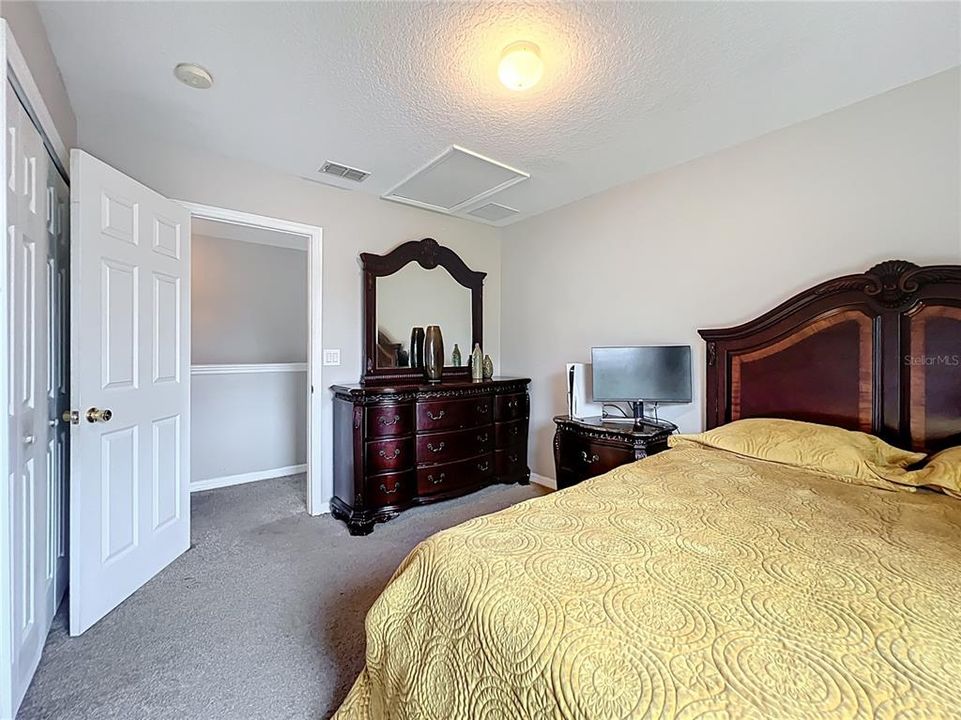 Active With Contract: $230,000 (3 beds, 2 baths, 1542 Square Feet)