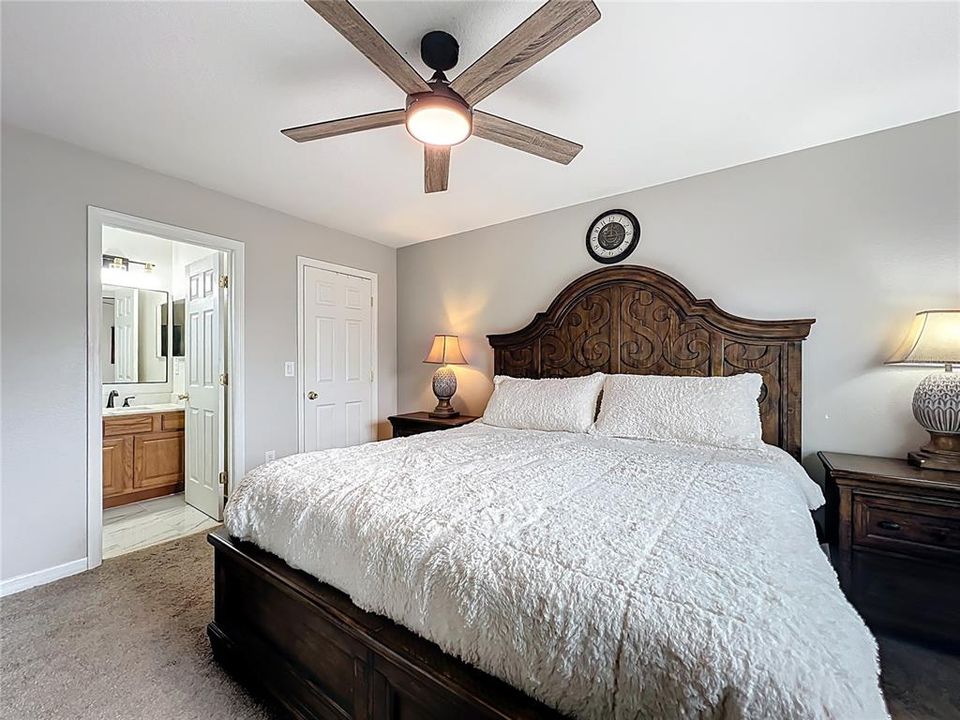 Active With Contract: $230,000 (3 beds, 2 baths, 1542 Square Feet)