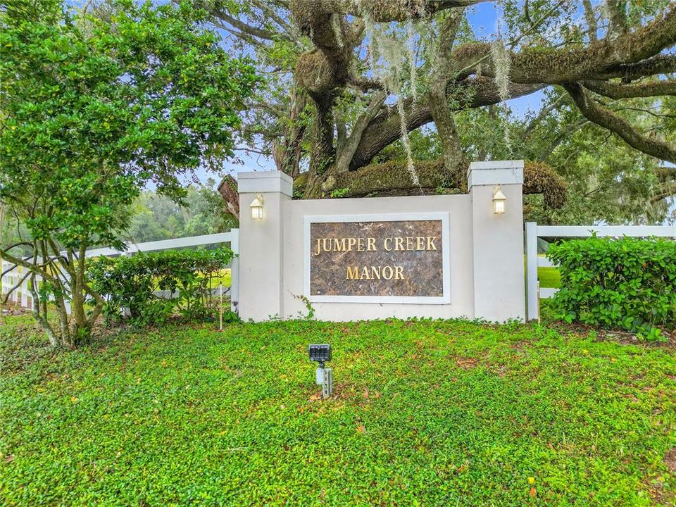 Active With Contract: $230,000 (3 beds, 2 baths, 1542 Square Feet)