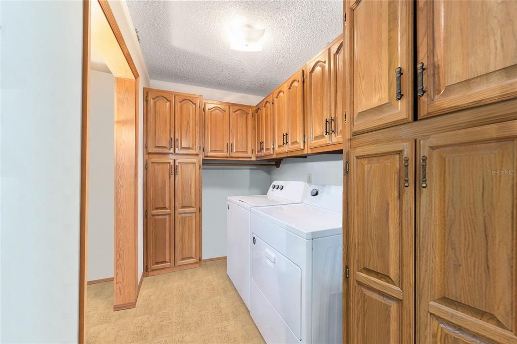 На продажу: $235,000 (3 спален, 2 ванн, 1421 Квадратных фут)