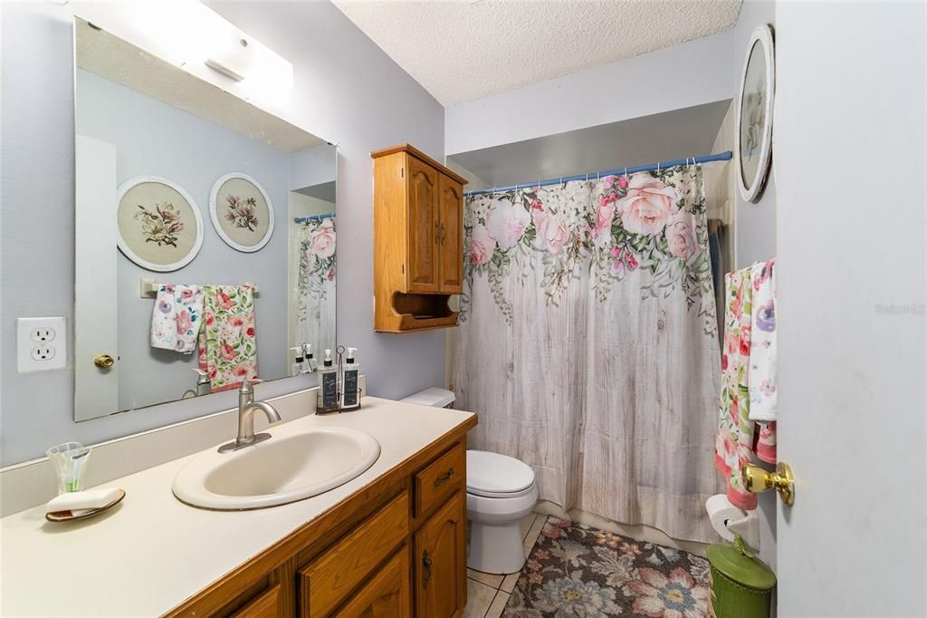 На продажу: $235,000 (3 спален, 2 ванн, 1421 Квадратных фут)