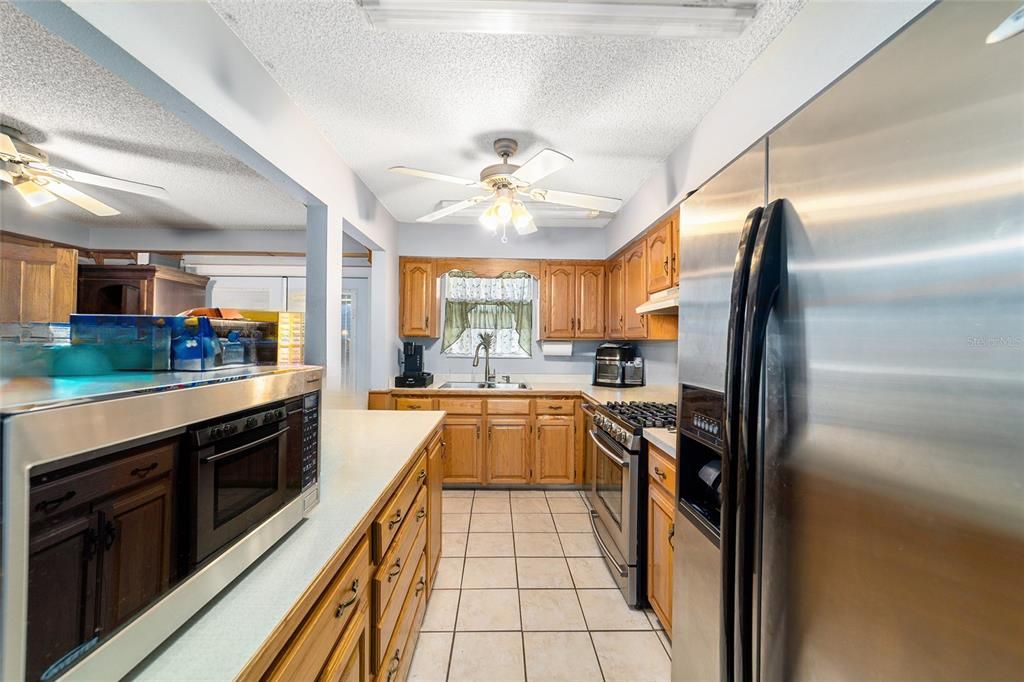 На продажу: $235,000 (3 спален, 2 ванн, 1421 Квадратных фут)