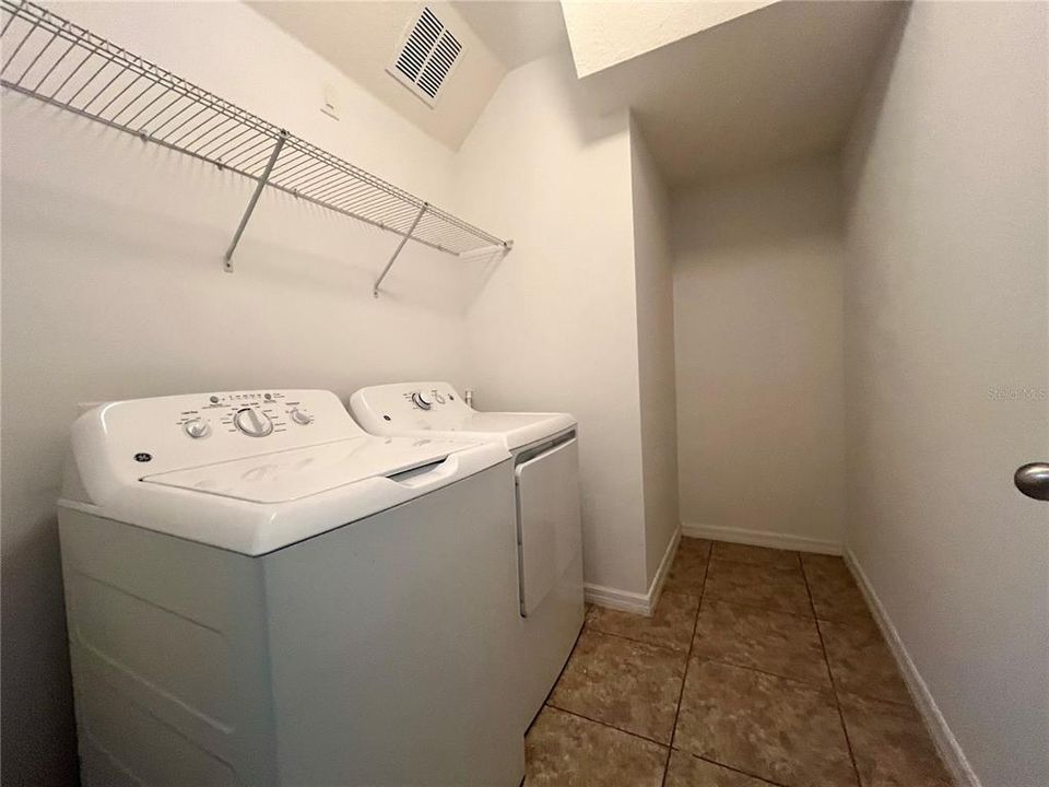 出租: $2,200 (3 贝兹, 2 浴室, 1805 平方英尺)