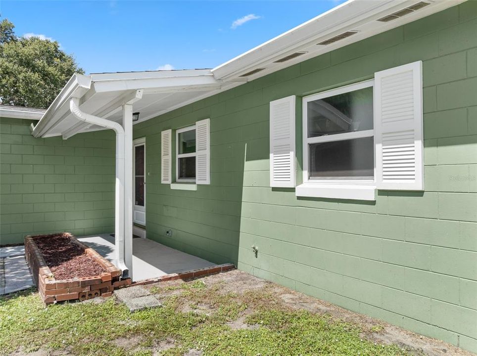 Active With Contract: $225,000 (3 beds, 2 baths, 1170 Square Feet)