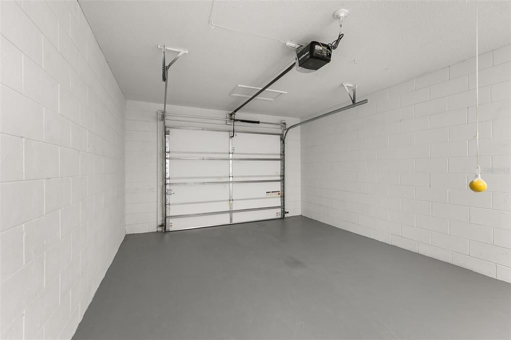 Active With Contract: $225,000 (3 beds, 2 baths, 1170 Square Feet)