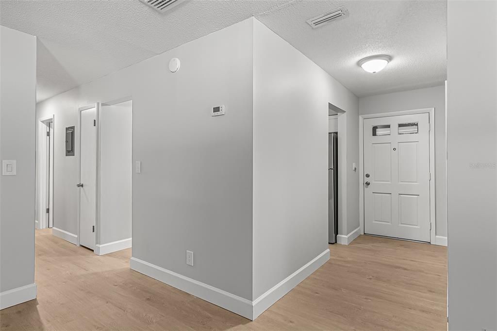 Active With Contract: $225,000 (3 beds, 2 baths, 1170 Square Feet)