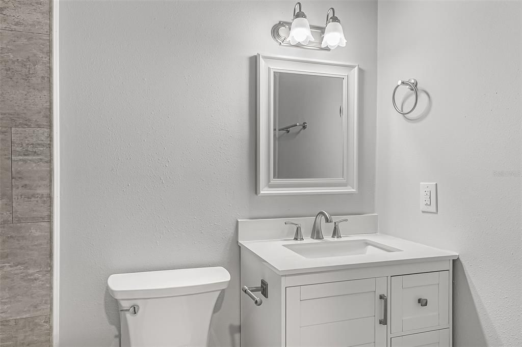 Active With Contract: $225,000 (3 beds, 2 baths, 1170 Square Feet)