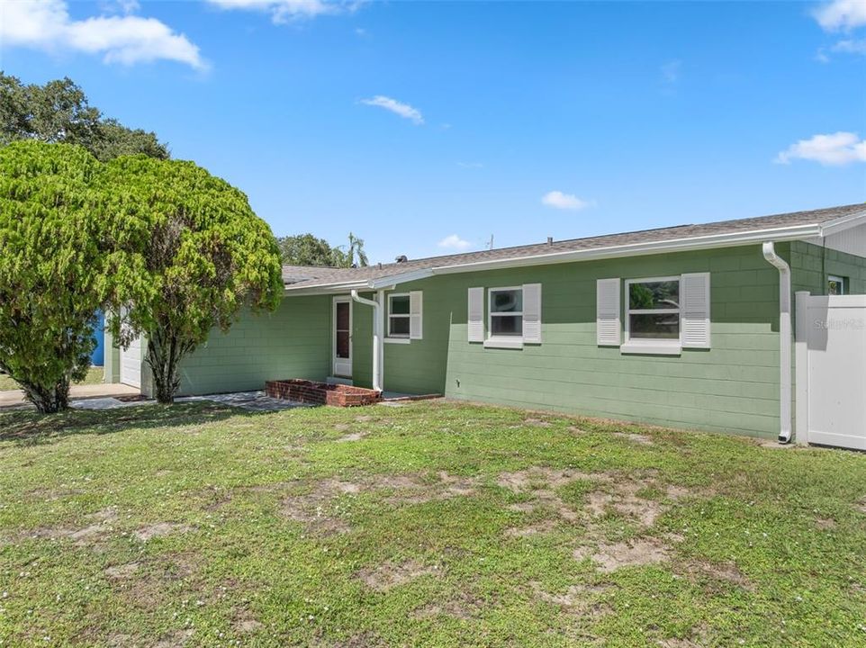 Active With Contract: $225,000 (3 beds, 2 baths, 1170 Square Feet)