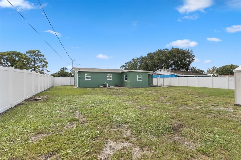 Active With Contract: $225,000 (3 beds, 2 baths, 1170 Square Feet)