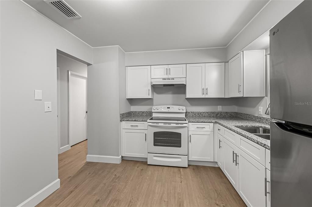 Active With Contract: $225,000 (3 beds, 2 baths, 1170 Square Feet)