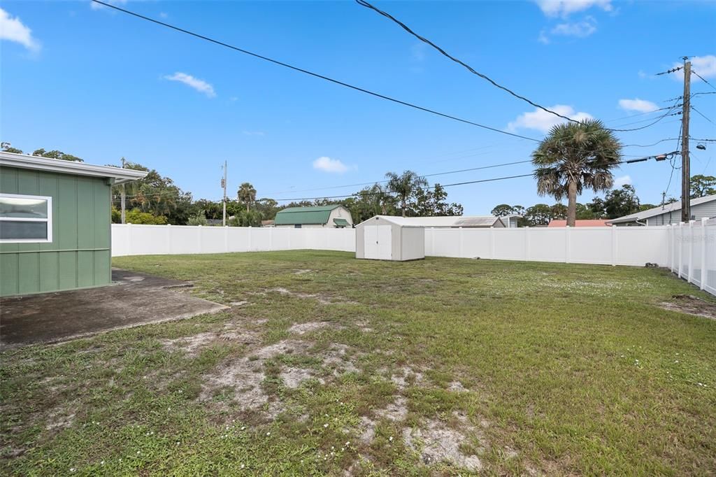 Active With Contract: $225,000 (3 beds, 2 baths, 1170 Square Feet)