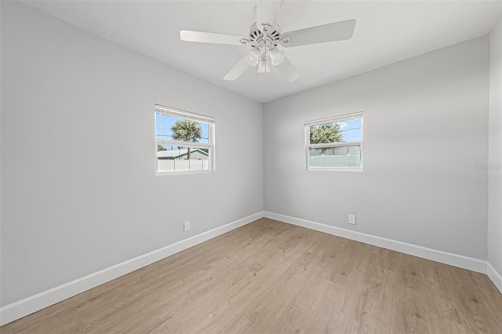 Active With Contract: $225,000 (3 beds, 2 baths, 1170 Square Feet)