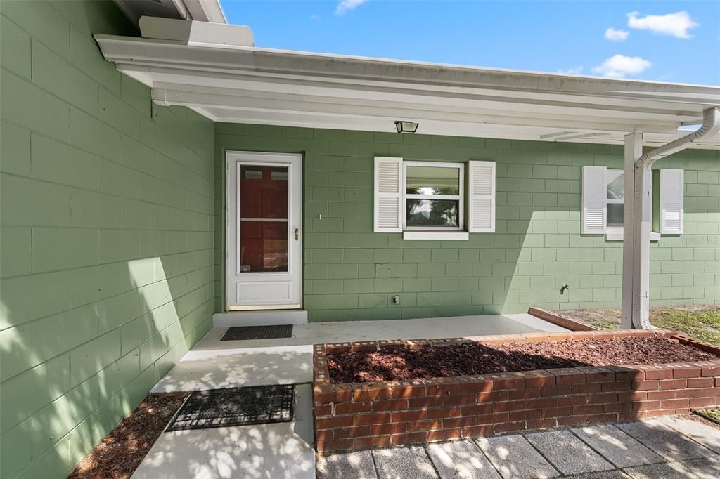 Active With Contract: $225,000 (3 beds, 2 baths, 1170 Square Feet)