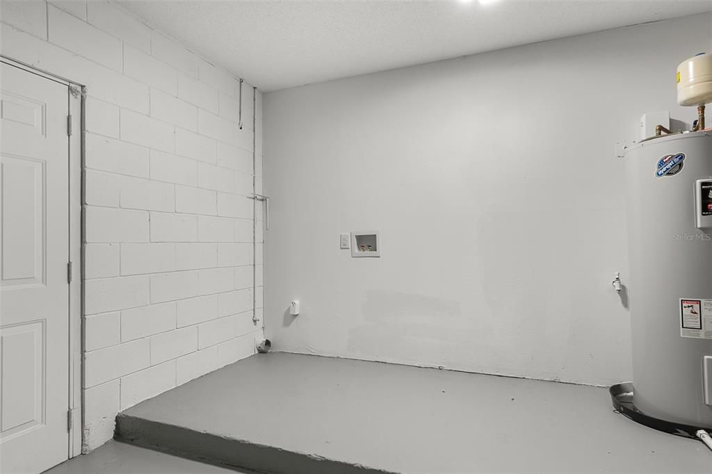 Active With Contract: $225,000 (3 beds, 2 baths, 1170 Square Feet)