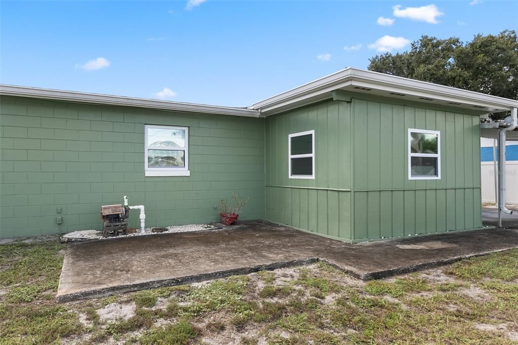 Active With Contract: $225,000 (3 beds, 2 baths, 1170 Square Feet)