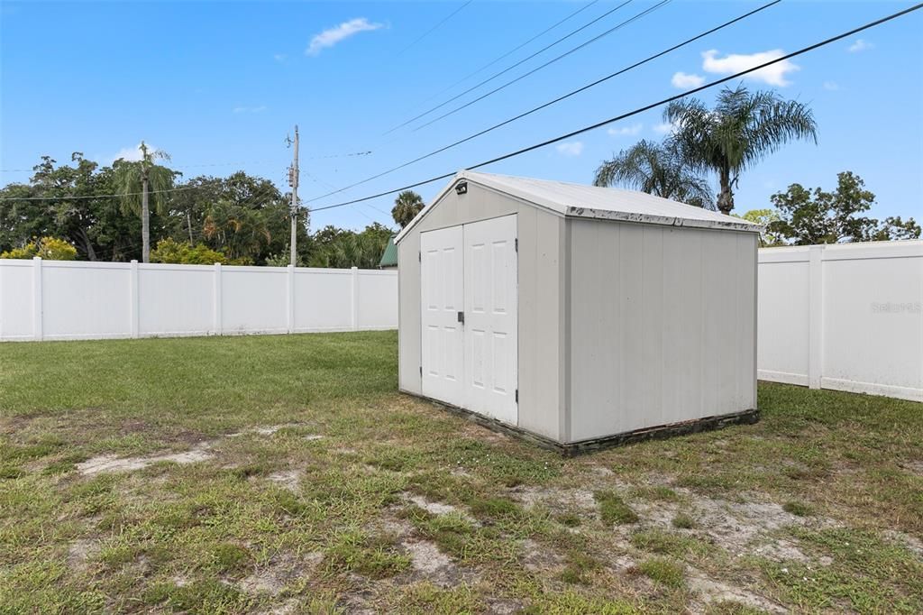 Active With Contract: $225,000 (3 beds, 2 baths, 1170 Square Feet)