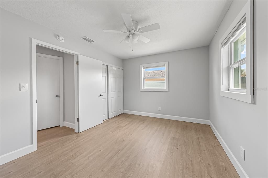 Active With Contract: $225,000 (3 beds, 2 baths, 1170 Square Feet)