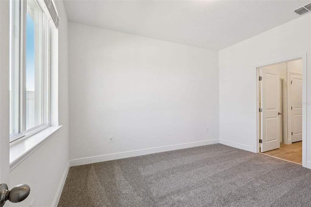 На продажу: $409,064 (4 спален, 2 ванн, 2054 Квадратных фут)