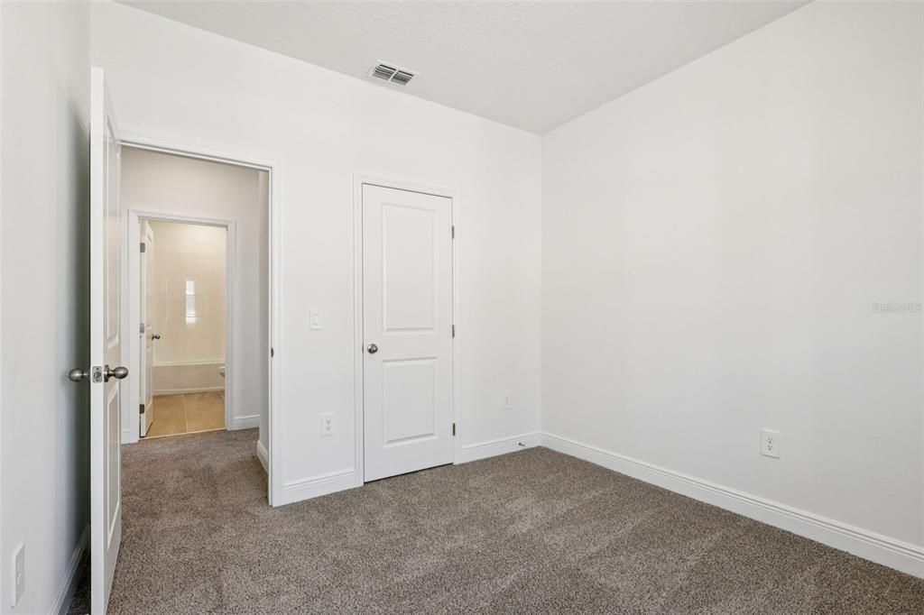 На продажу: $409,064 (4 спален, 2 ванн, 2054 Квадратных фут)