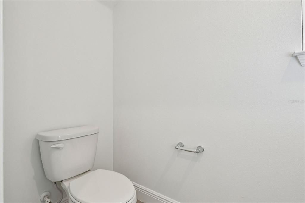 На продажу: $409,064 (4 спален, 2 ванн, 2054 Квадратных фут)