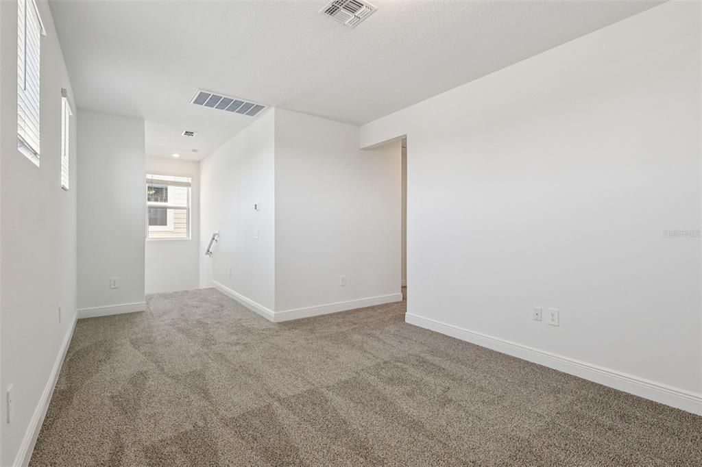 На продажу: $409,064 (4 спален, 2 ванн, 2054 Квадратных фут)