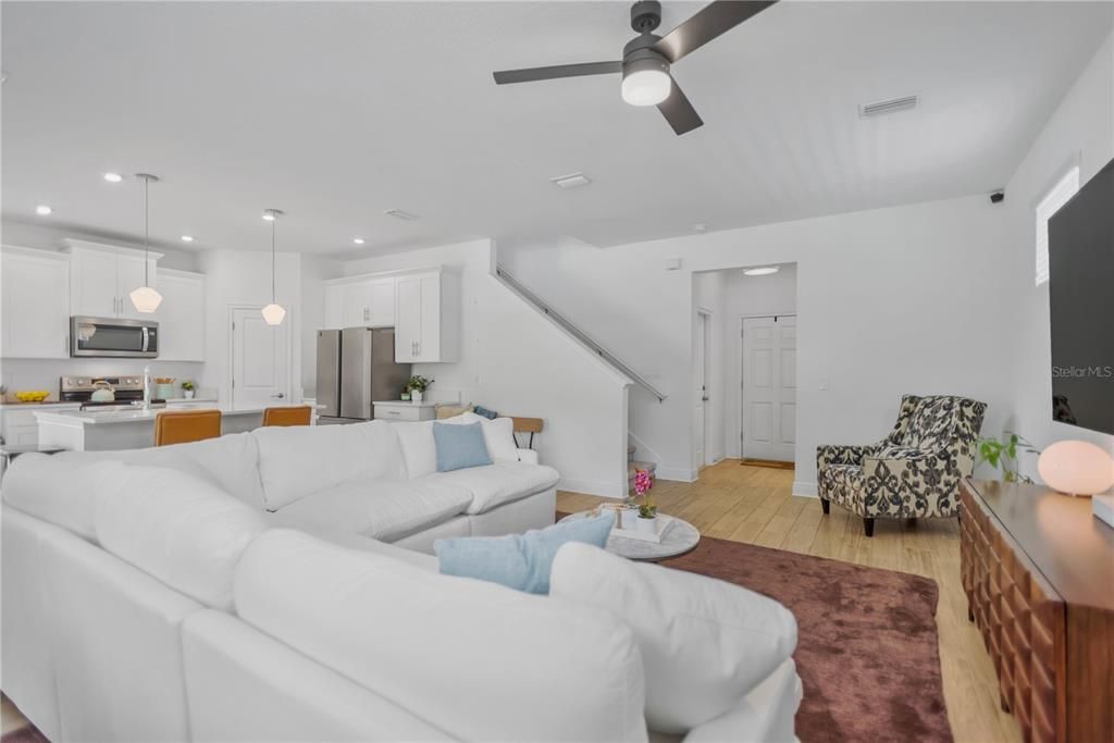 Active With Contract: $549,900 (4 beds, 2 baths, 1868 Square Feet)