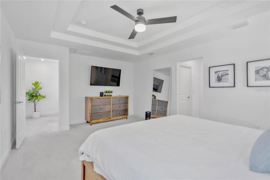 Active With Contract: $549,900 (4 beds, 2 baths, 1868 Square Feet)