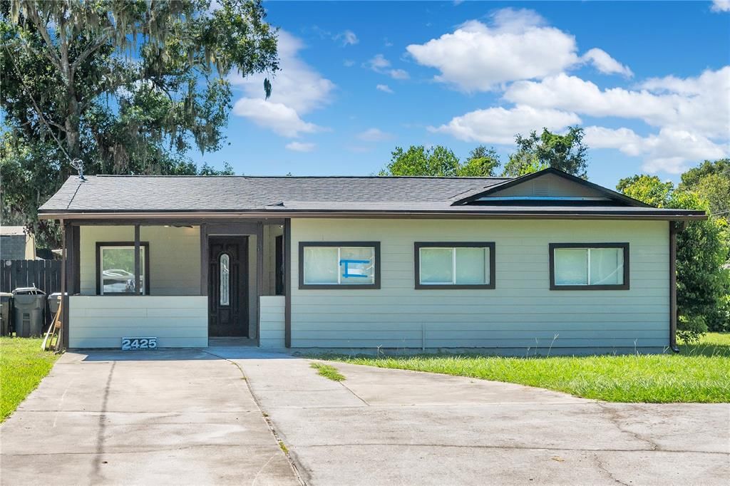 Active With Contract: $235,000 (3 beds, 2 baths, 1240 Square Feet)