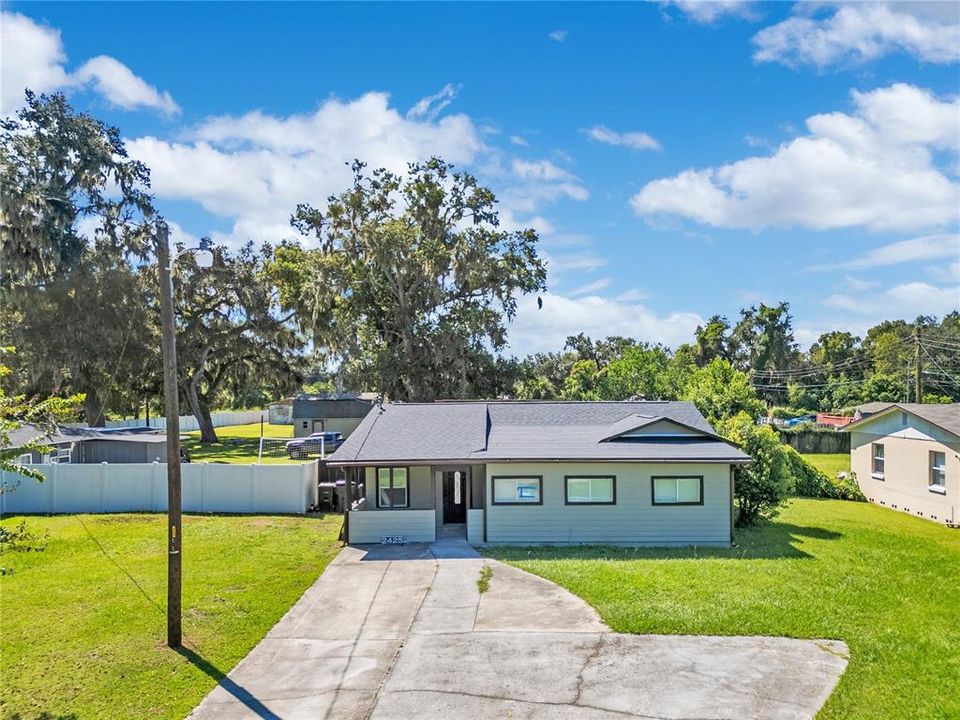 Active With Contract: $235,000 (3 beds, 2 baths, 1240 Square Feet)