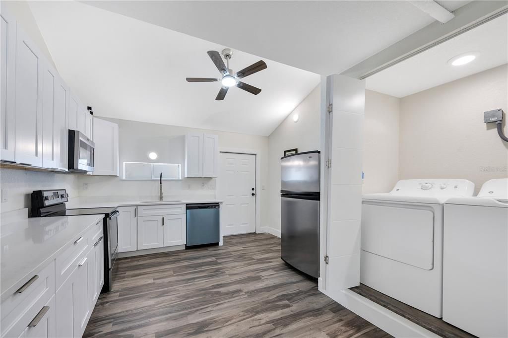 Active With Contract: $235,000 (3 beds, 2 baths, 1240 Square Feet)