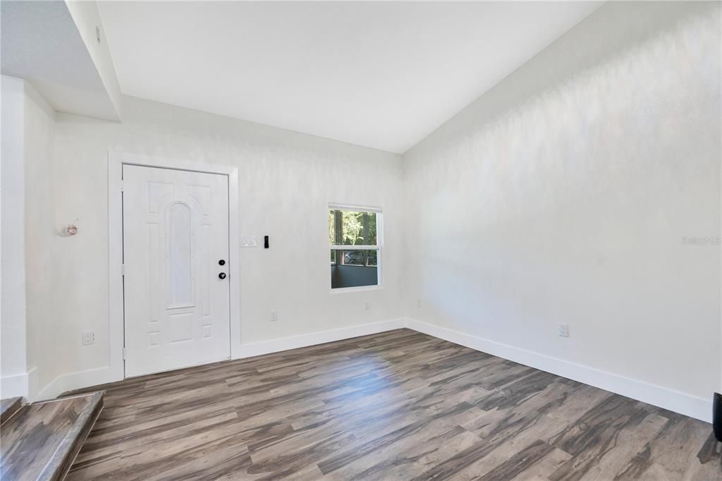 Active With Contract: $235,000 (3 beds, 2 baths, 1240 Square Feet)