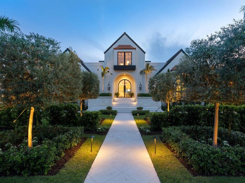 For Sale: $13,700,000 (4 beds, 5 baths, 6880 Square Feet)