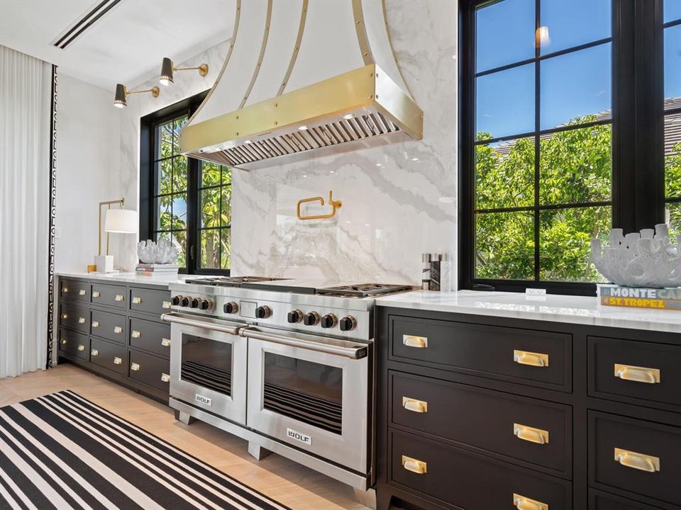 For Sale: $13,700,000 (4 beds, 5 baths, 6880 Square Feet)