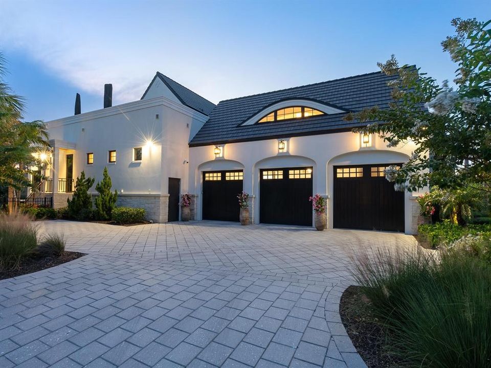 For Sale: $13,700,000 (4 beds, 5 baths, 6880 Square Feet)