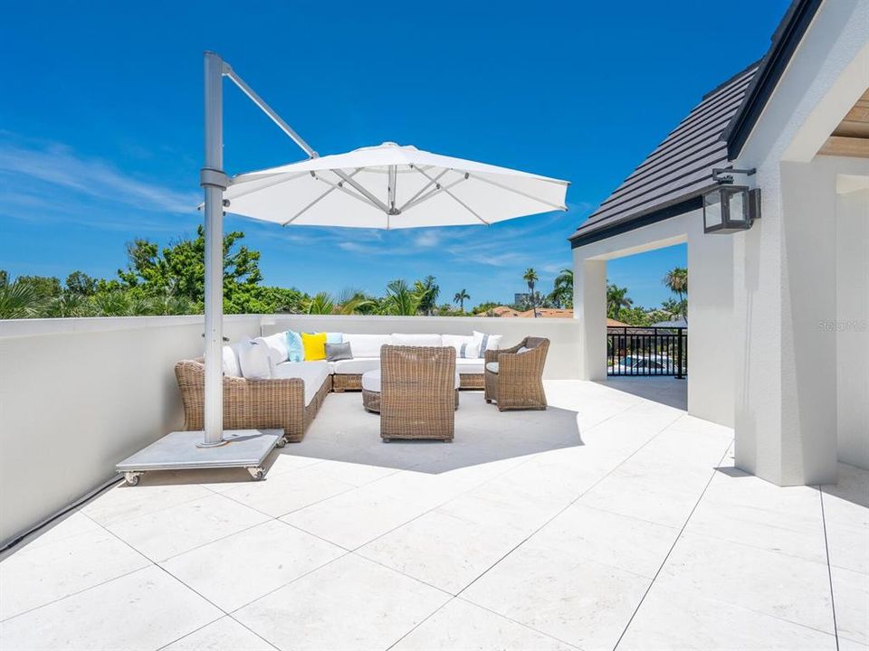 For Sale: $13,700,000 (4 beds, 5 baths, 6880 Square Feet)