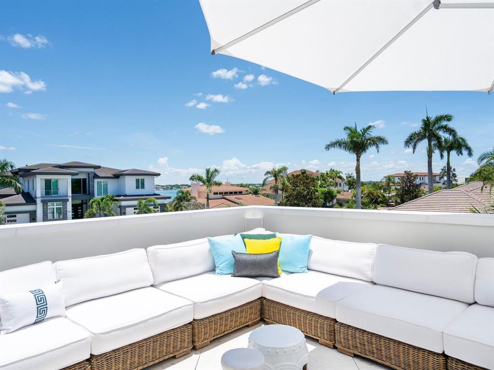 For Sale: $13,700,000 (4 beds, 5 baths, 6880 Square Feet)