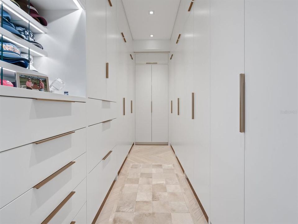 For Sale: $13,700,000 (4 beds, 5 baths, 6880 Square Feet)