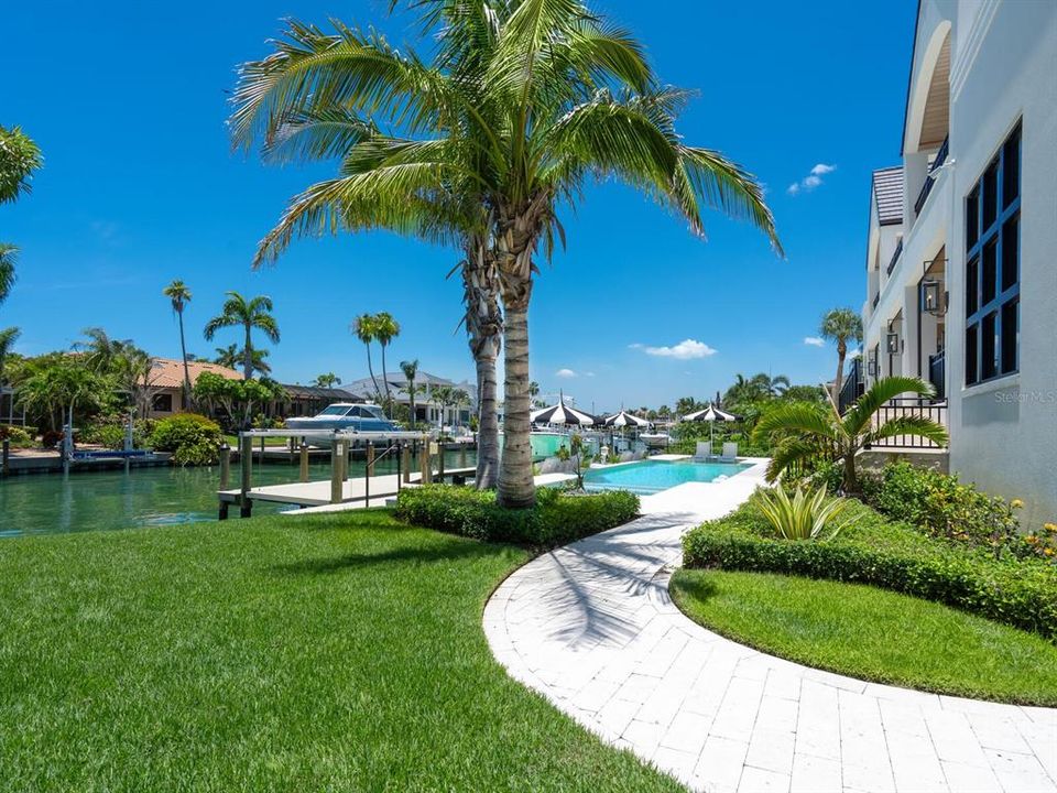 For Sale: $13,700,000 (4 beds, 5 baths, 6880 Square Feet)