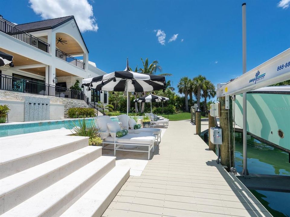 For Sale: $13,700,000 (4 beds, 5 baths, 6880 Square Feet)