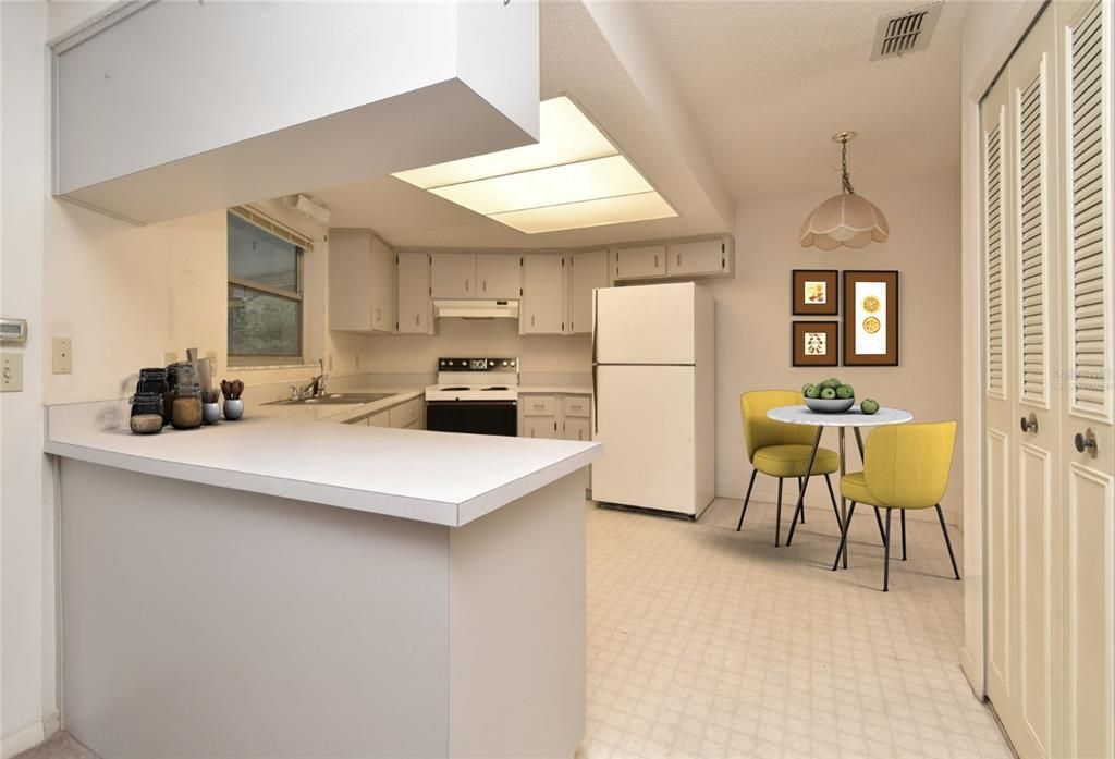 Под контрактом: $262,500 (3 спален, 2 ванн, 1484 Квадратных фут)