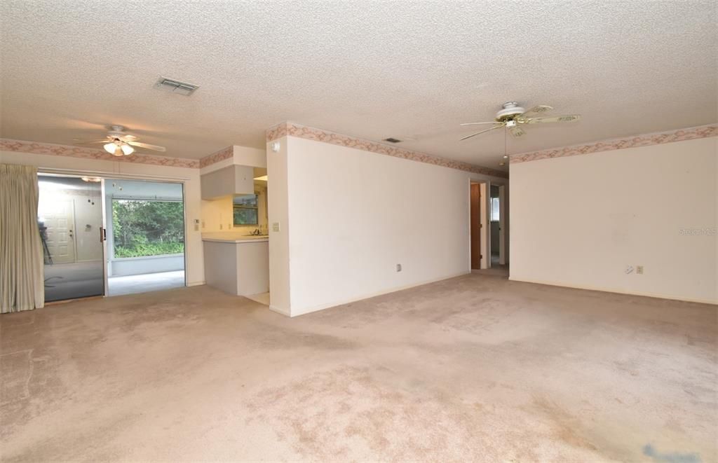 Под контрактом: $262,500 (3 спален, 2 ванн, 1484 Квадратных фут)