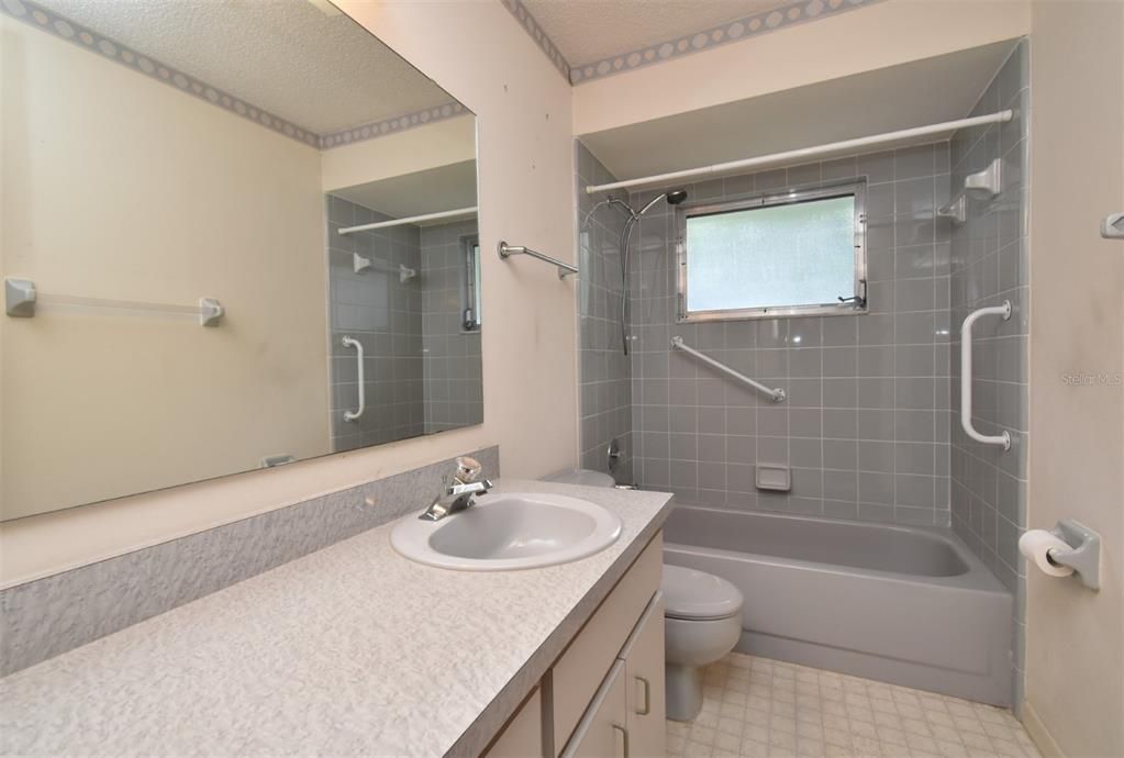 Под контрактом: $262,500 (3 спален, 2 ванн, 1484 Квадратных фут)