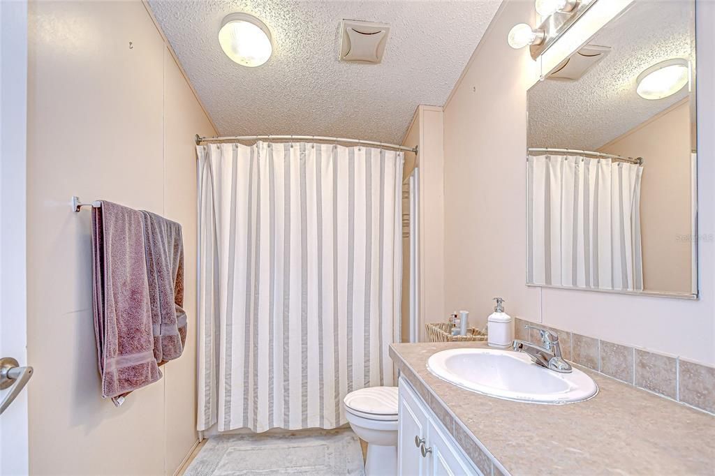 For Sale: $365,000 (3 beds, 2 baths, 1836 Square Feet)