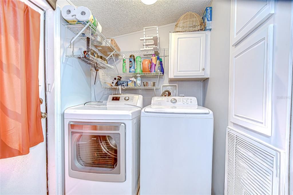 For Sale: $365,000 (3 beds, 2 baths, 1836 Square Feet)