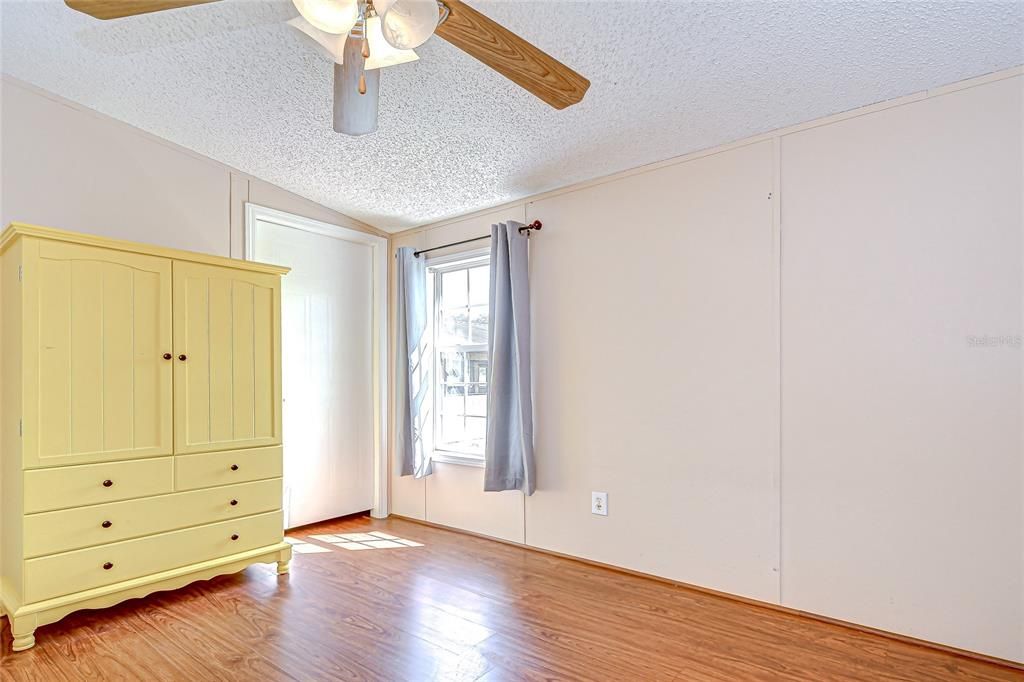 For Sale: $365,000 (3 beds, 2 baths, 1836 Square Feet)