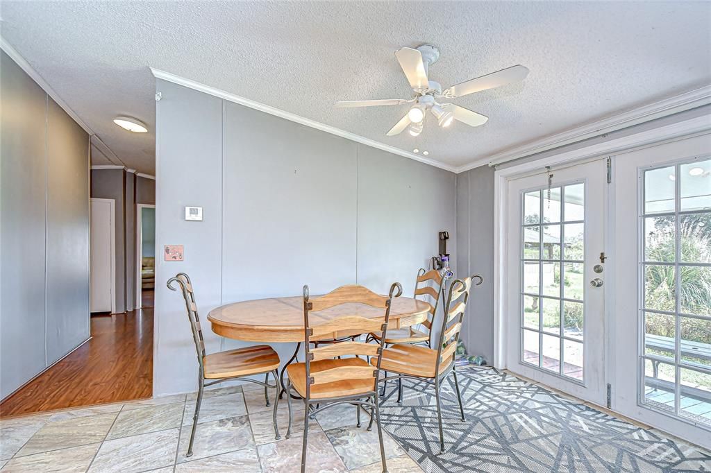 For Sale: $365,000 (3 beds, 2 baths, 1836 Square Feet)