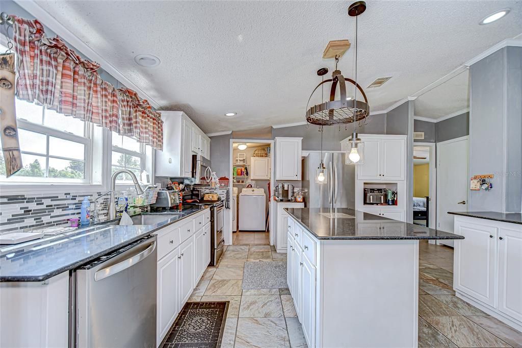 For Sale: $365,000 (3 beds, 2 baths, 1836 Square Feet)