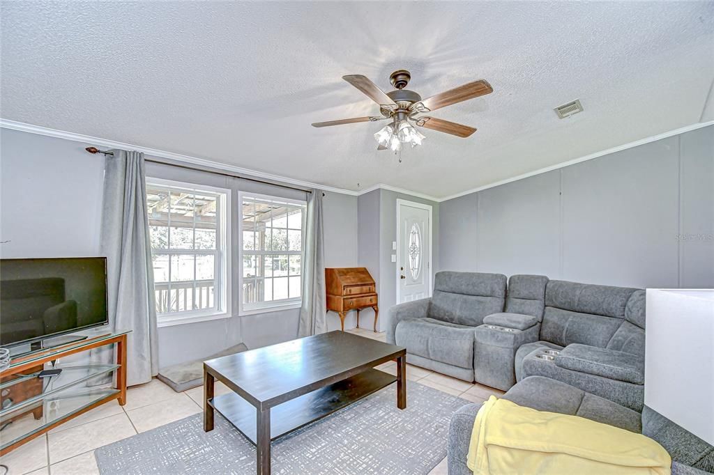 For Sale: $365,000 (3 beds, 2 baths, 1836 Square Feet)