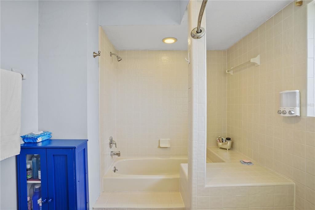 Active With Contract: $515,000 (4 beds, 2 baths, 2101 Square Feet)